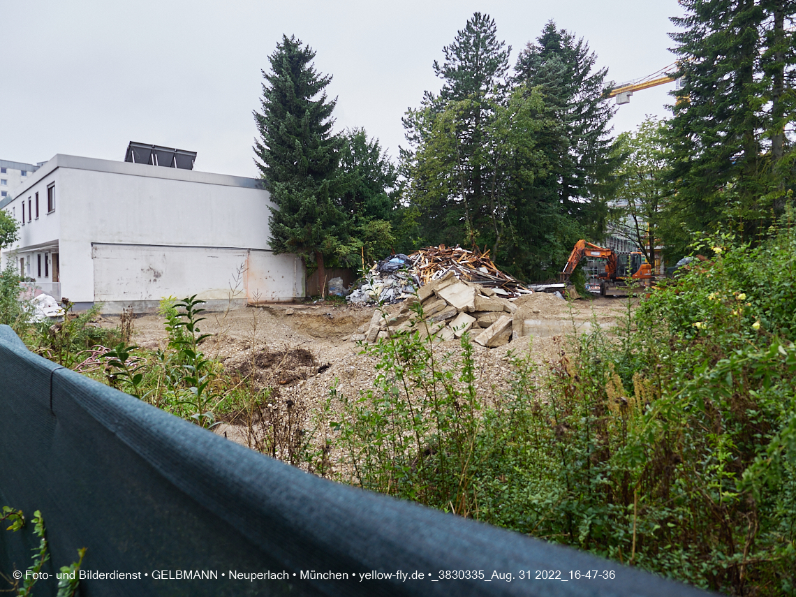 31.08.2022 - Baustelle an der Niederalmstraße 16 und Hugo-Lang-Bogen 13 in Neuperlach-Trudering